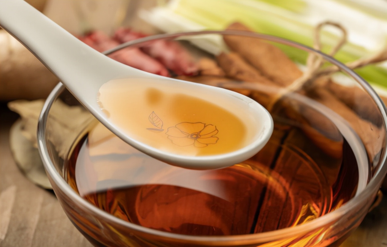 脾胃|9岁女童查出脾胃衰竭,医生:祸根和她家厨房里的调味品有关