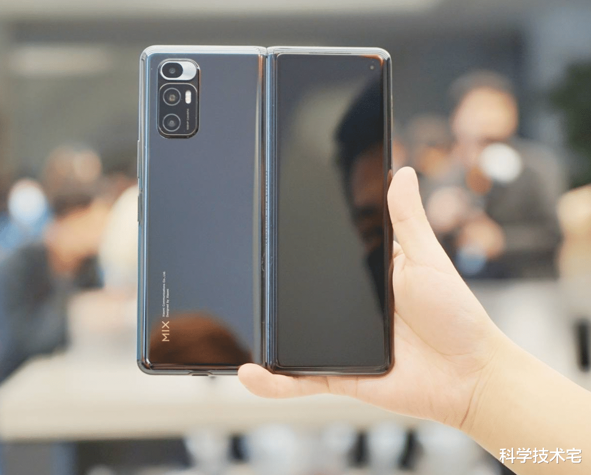 小米科技|小米高管：一半以上小米折叠屏手机用户，上代使用华为、苹果手机！