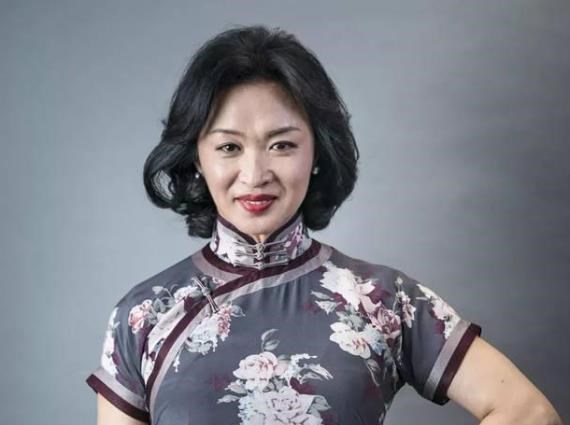 金星|3档节目全被停播，遭各大卫视卸磨杀驴，到底是谁让金星闭上了嘴