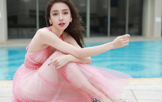 王安宇|王安宇又官宣一热剧，民国背景，看清女主后，网友：演什么看什么