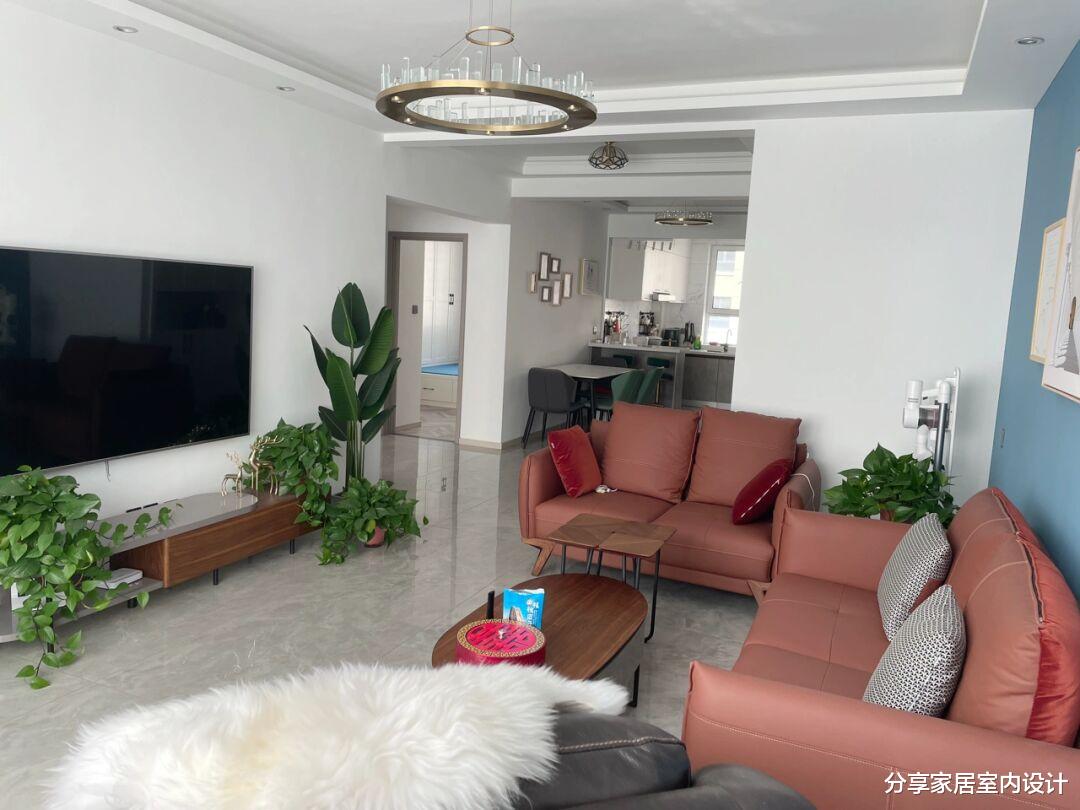 95平两居室新房，入住一年室内保持干净，全屋漂亮极了，分享一下