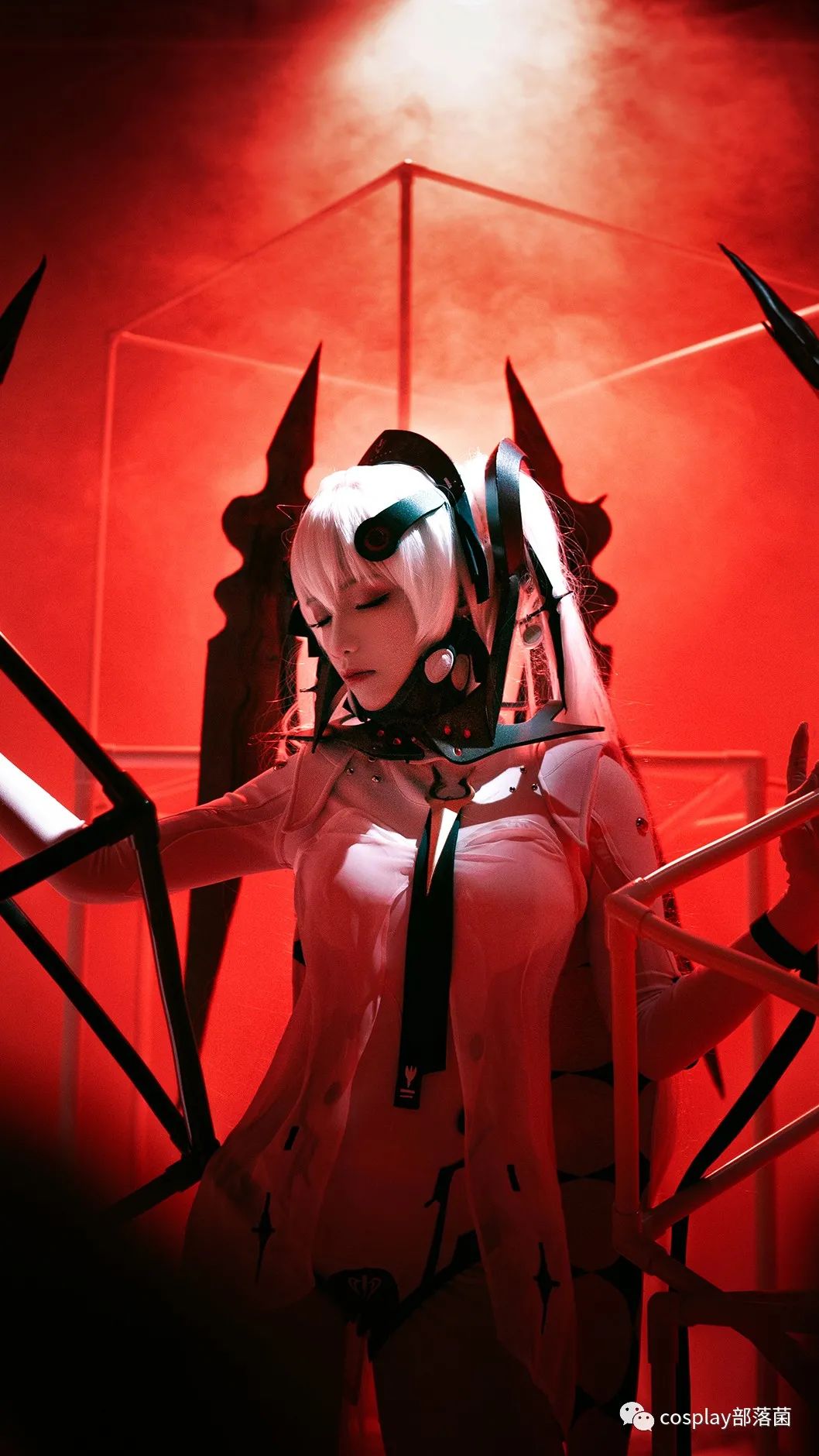 凡人修仙傳|cos：戰雙帕彌什構造體露娜?銀冕cos正片@流一