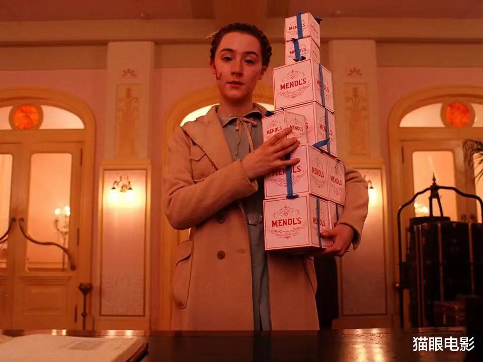 迪丽热巴|为演韦斯安德森电影！甜茶迷上大他37岁女人，007女星演狱警献身