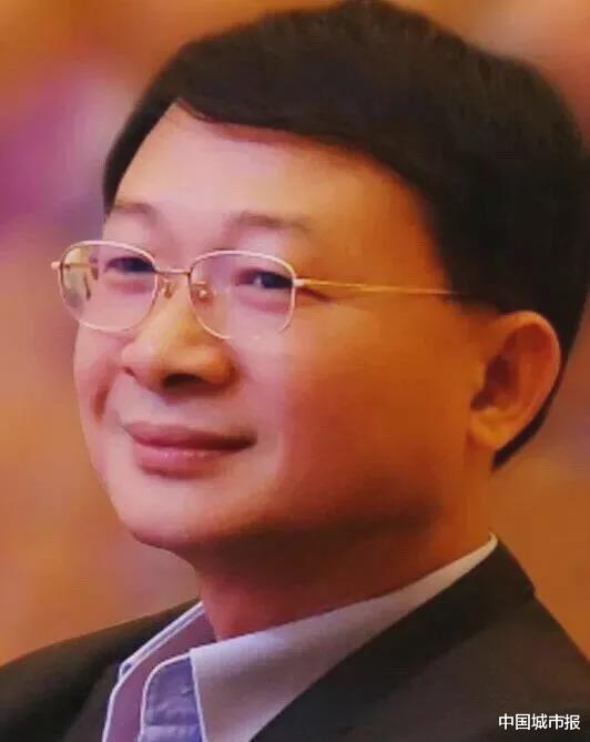 中国城市报 著名诗人远岸诗集《把日子过成诗》出版发行