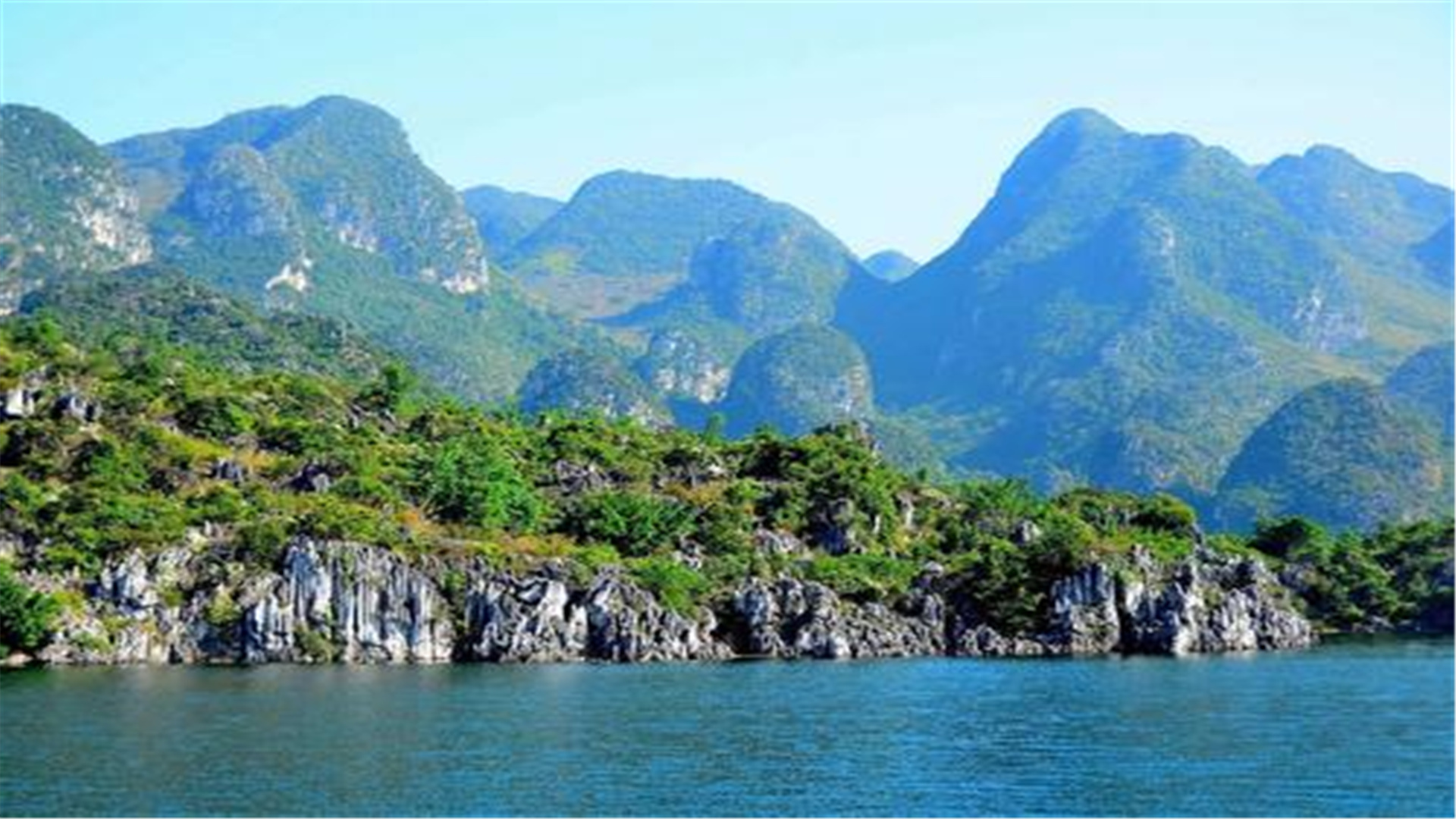重庆 贵州“巨无霸”湖泊，蓄水量相当于76个西湖，山清水秀景色美
