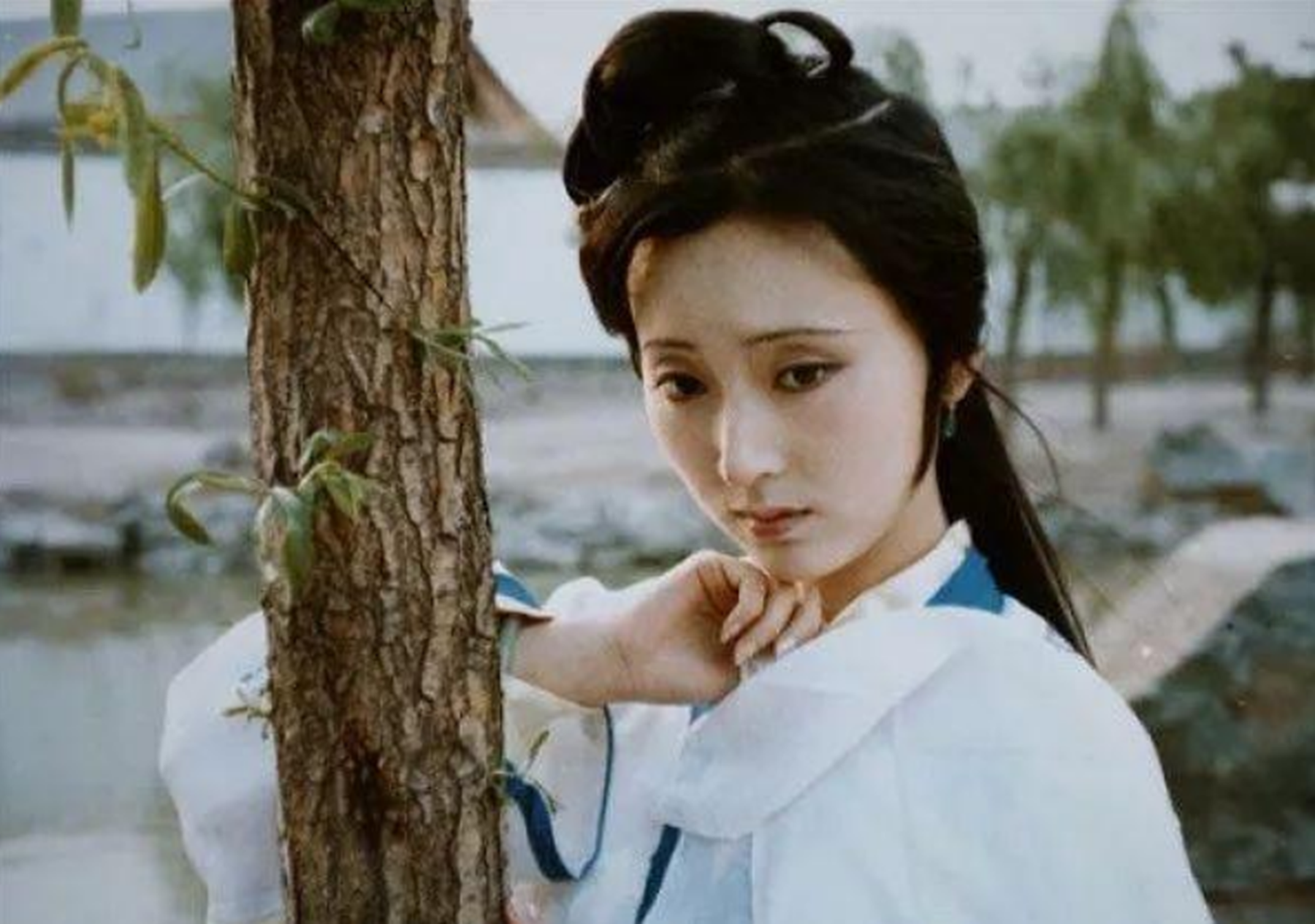 陈晓旭|07年“林黛玉”陈晓旭葬礼上，邓婕痛哭不止，唯独她面露笑容