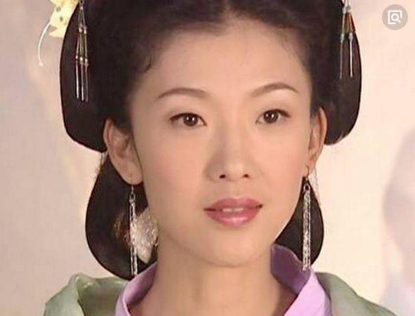 爱情公寓|她是郑爽的老师，却相当低调，在当红时嫁给了《爱情公寓》里的他