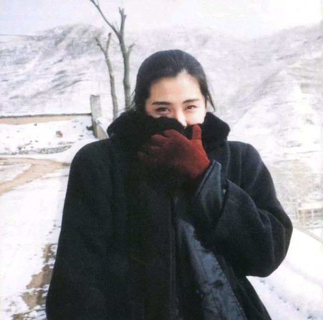 锦鲤祝福 王祖贤1992年在山西五台山的老照片，没有滤镜都好漂亮