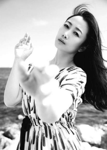 西装|国际巨星赵涛：为维持身材丁克，十多年不吃晚饭，42岁却老态尽显