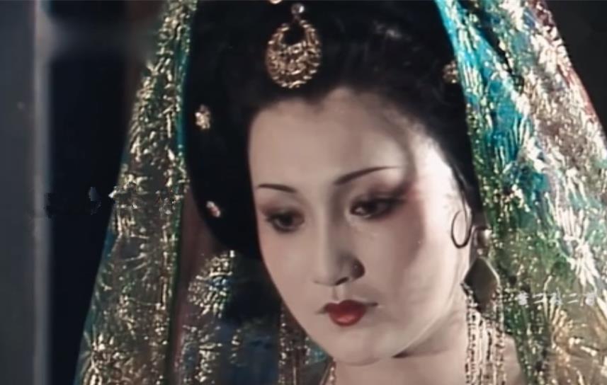 发型|观众苦披头散发久矣,现在的造型师不会梳头吗?发髻真的吊打散发