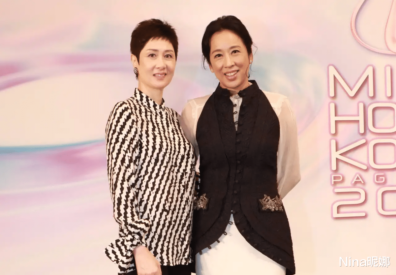 Nina昵娜|姜还是老的辣！63岁朱玲玲高调为晚辈们打call，穿旗袍输年龄赢穿搭抢尽风头