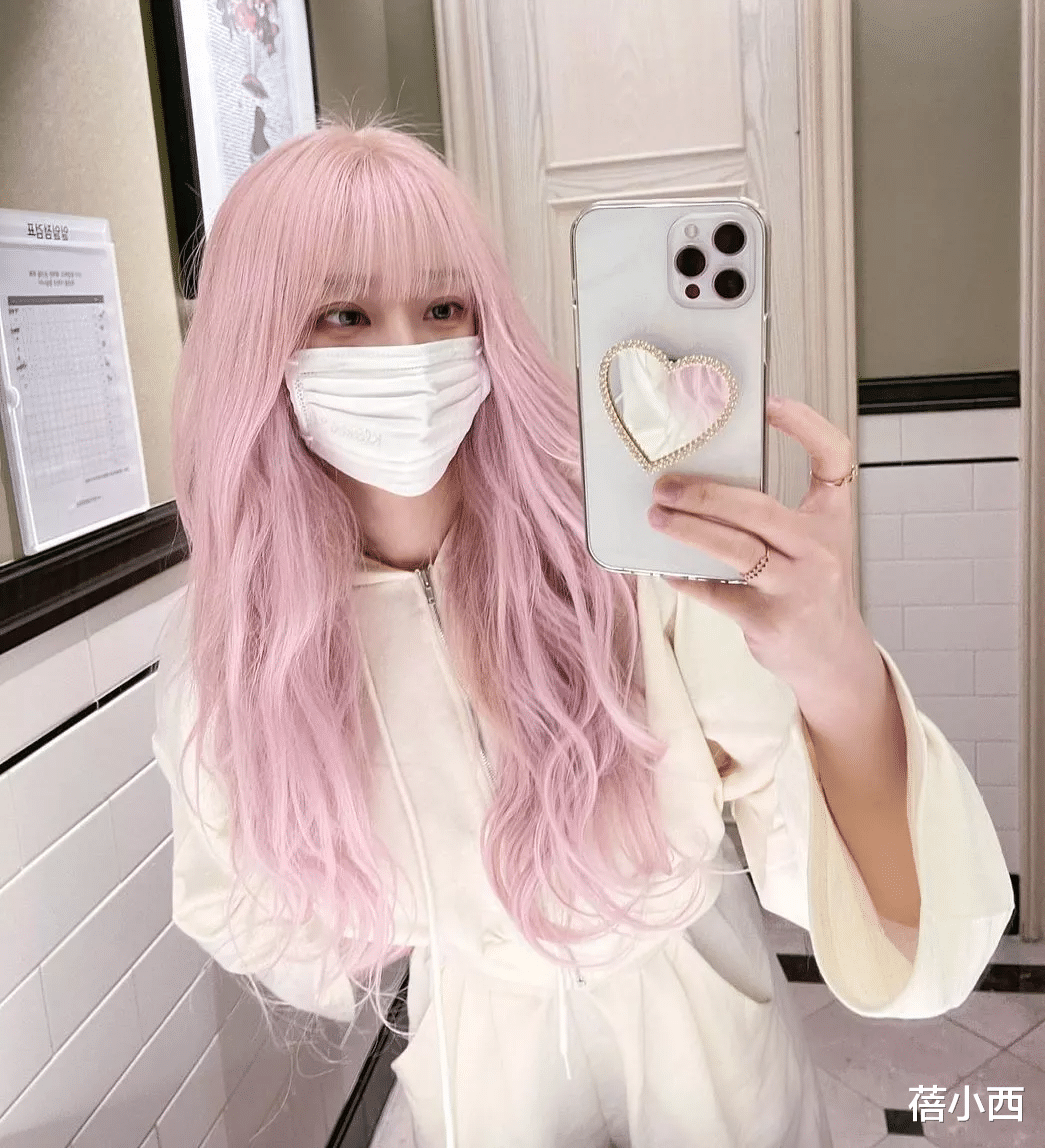 防晒 今秋别留黑长直了，试试这“4种”气质发型，减龄还显脸小