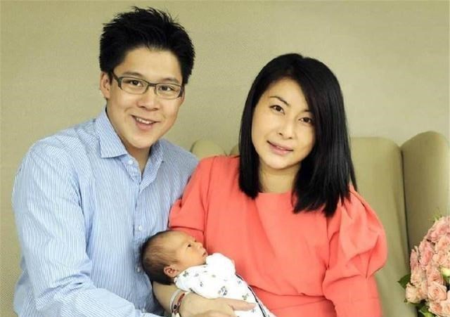 郭晶晶|有种“富人长相”叫郭晶晶女儿，“腰果眼”标志，一看就是一家人