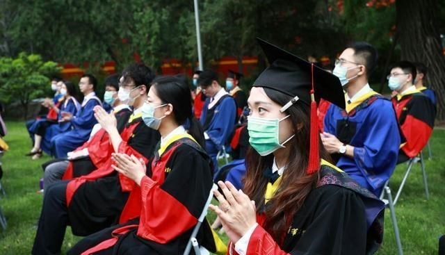 依科育儿吧|清华学霸面对现实说出一句话：差距是永远不能追赶上的