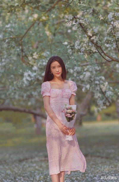 花千骨|有种逆袭叫“轻水”，《花千骨》中其貌不扬，如今美到不敢认！