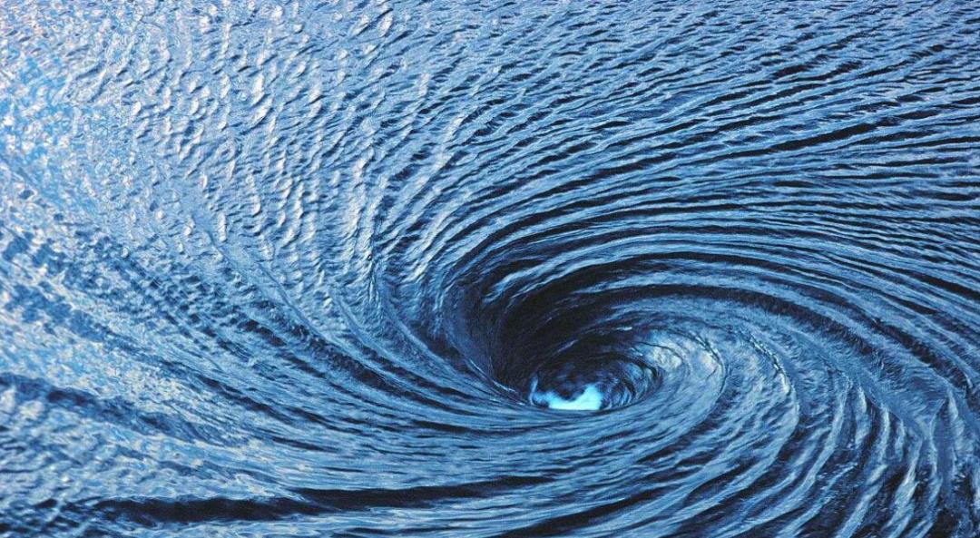 马里亚纳海沟 一直在“猛喝水”的地球到底有多“渴”？喝进去的水都去哪儿了？