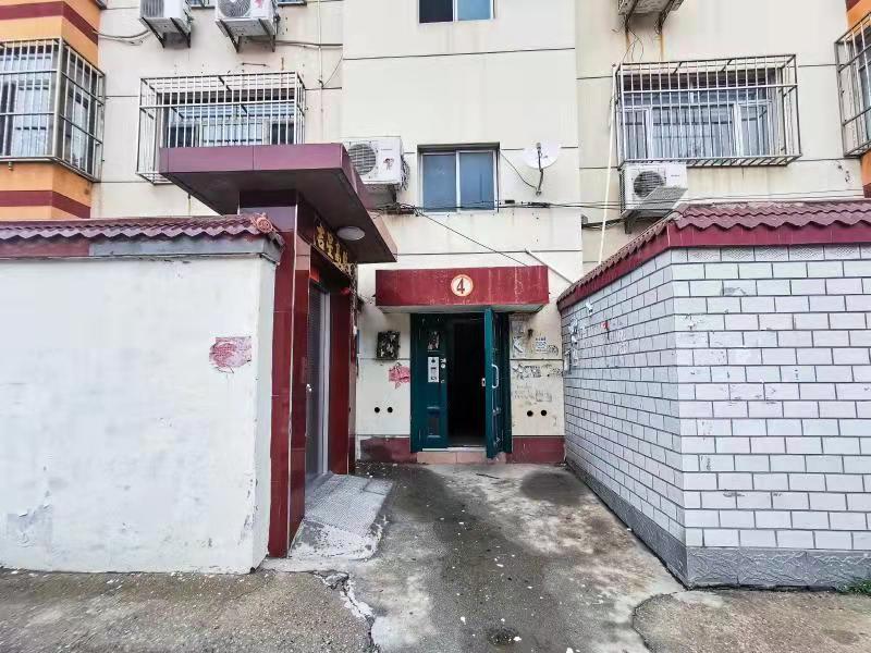 恒大|溢价60%成交，近日天津，静海区一套起拍价58万的房子，被人93.5万买走，溢价35.5万。