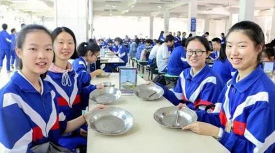 高秀花说育儿|湖南一中学校长，站垃圾桶旁当面吃学生剩饭，网友有点赞也有质疑