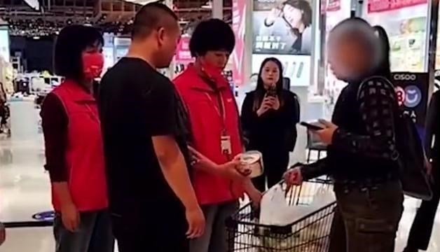 甘肃 甘肃一女子在超市偷东西被揭发后，竟扇店员一巴掌，为何如此恶劣