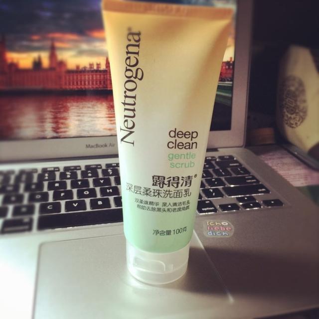 明星素颜 什么洗面奶清洁力好能控油去痘？网络热门洗面奶让你肌肤清爽不油