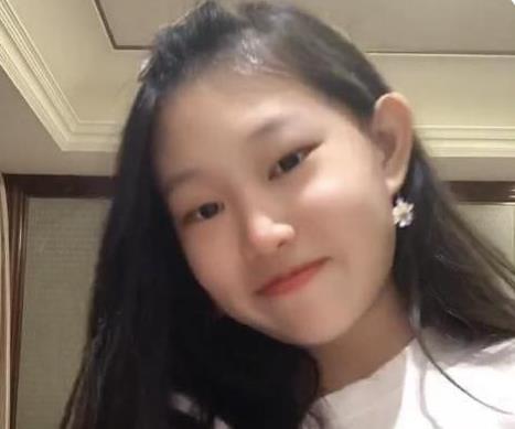 小沈阳|小沈阳女儿堪称“整容式”长大，不仅气场足，英语水平也顶呱呱