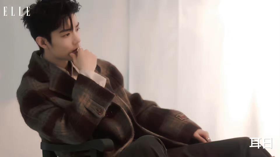 欧阳娜娜|肖战对称日开年刊,卡点宣换版头,三年王者归来,单人被双奢推封