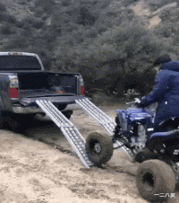 |“实习女同事每天都来我办公室请教问题！我真有些体力不支”，哈哈哈