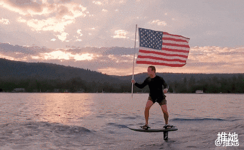 紮克伯格持國旗沖浪為美國“慶生”後續，遭社交媒體嘲笑，集體惡搞-圖9
