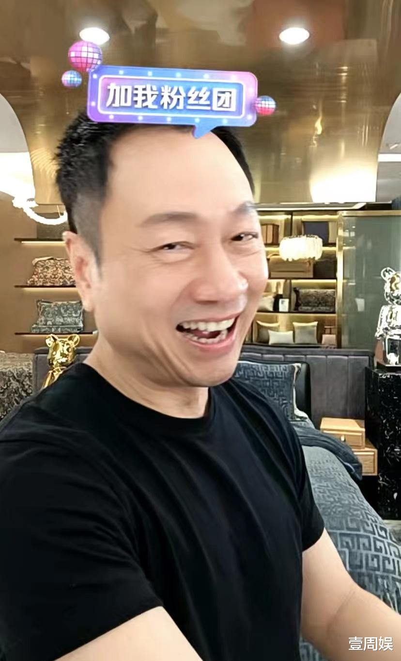 黎耀祥|黎耀祥在直播间卖床上用品，抱着枕头不说话，惨遭网友吐槽！