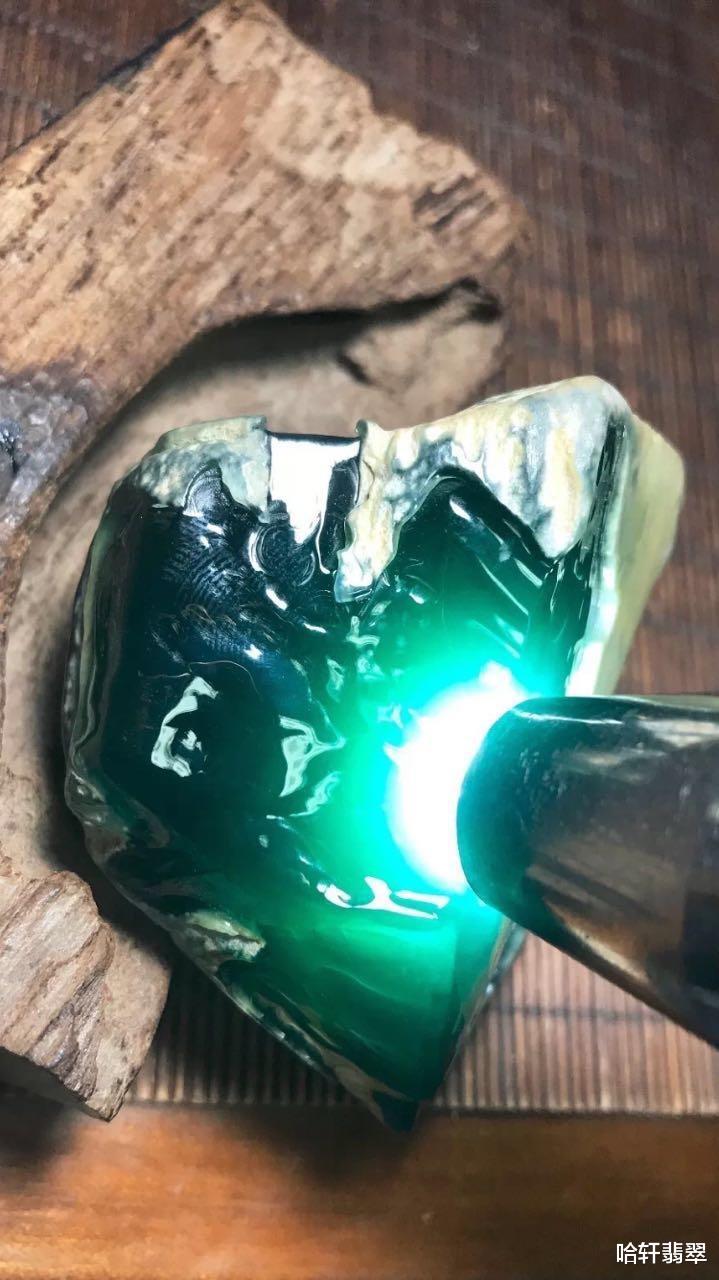 翡翠|【哈轩翡翠】千古之谜的和氏璧到底是什么玉种？