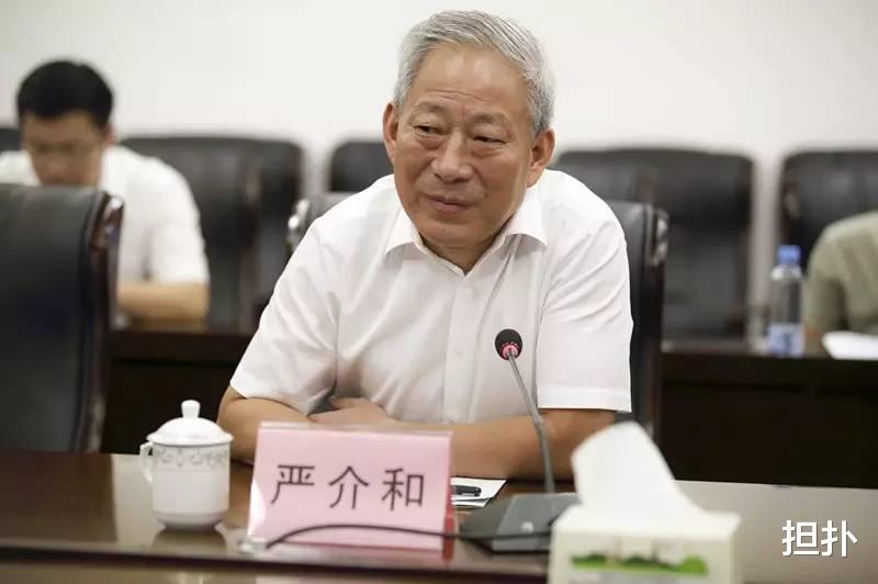 香港|有6700个车位在出租，名下还有200栋楼，她才是真正的中国女首富
