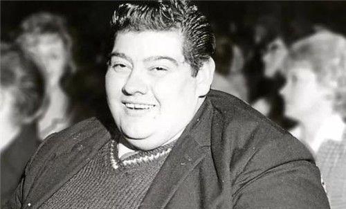 运动|一个无法复制的传奇:他完全绝食382天,成功减掉250斤肉