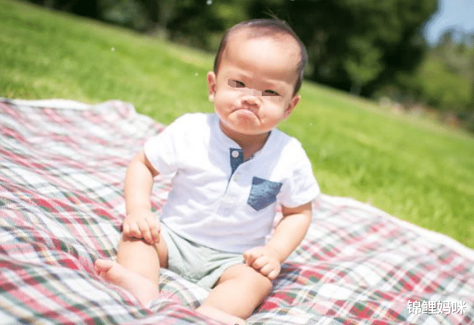 锦鲤妈咪|6个月是婴儿发育的“分界线”，家长注意宝娃的变化，正确看护