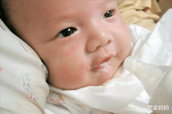 莞家妈妈|盘点0-1岁宝宝喂养的关键词，爸妈把握好7件事，带娃轻松不发愁