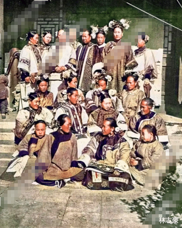 |历史过目难忘彩照，攻陷宁波的太平军，成群的御前带刀侍卫，撸着猫抽鸦片