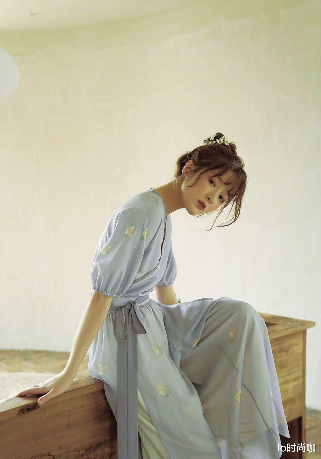lo时尚咖|星女郎徐娇气质完全变了,穿古风裙秀“蚂蚁腰”,看完有点惊诧
