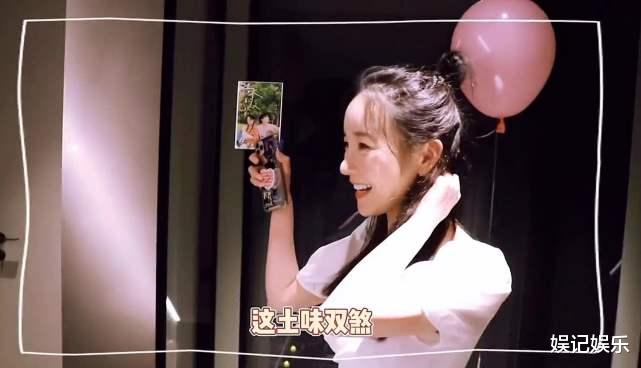 张檬|张檬接受小五求婚，求婚现场在女方家，小五晒照给钻戒打码