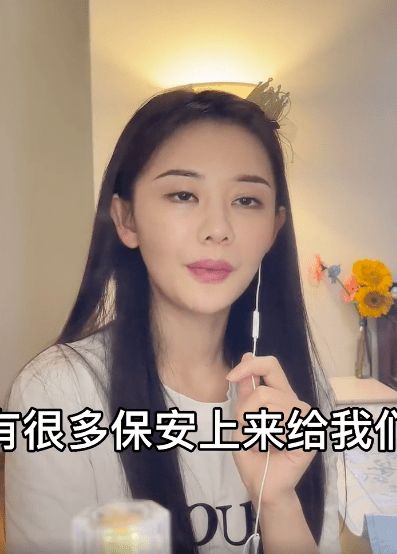 王思聪|女网红以亲历者身份曝王思聪吴亦凡饭局：包房七八十个美女，保安搜身没收手机