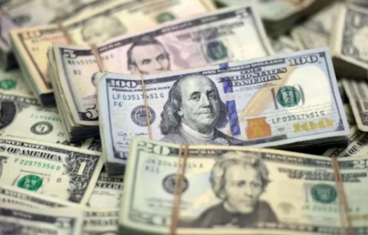 约瑟夫·拜登 非要跟中国攀比？美国狂印钞6万亿，不料是搬起石头砸自己的脚