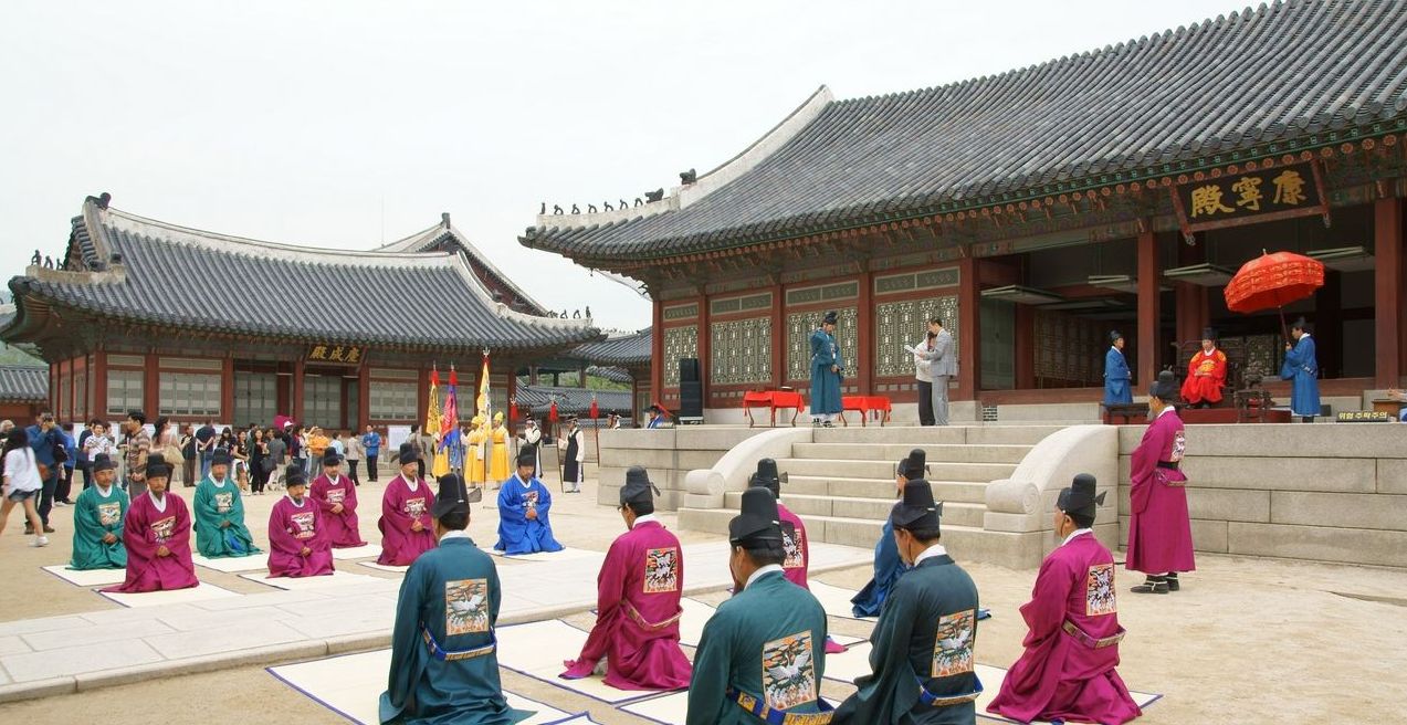 韩国|面对美军唯唯诺诺，却在中国耍起威风？韩企将歧视中国人写进公告