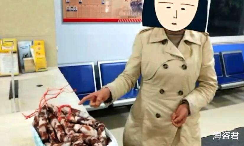 女子到楼顶偷香肠,为躲避监控徒步爬34层楼,不料楼梯间也有监控