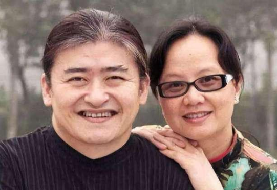 刘欢|55岁歌王刘欢病情恶化，妻子不离不弃，如今的他已成这个样子