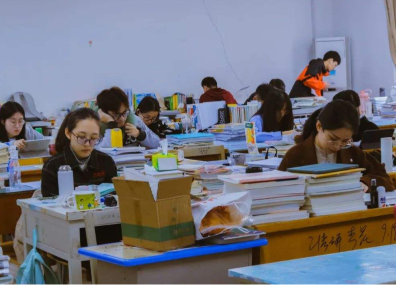 |高才生求职被拒，面试官直言: 不缺北大研究生，本科也是北大才行