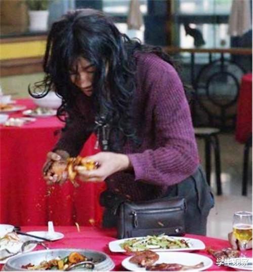 中国第一懒人杨锁,为取暖放火烧家,连被子都懒得盖,如今怎样了