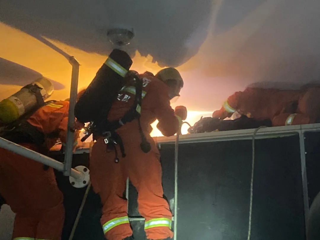 邯郸之窗 邯郸男女民工被涂料呛晕跌入3米深水箱