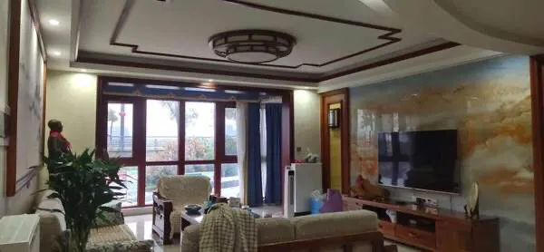 上海市|可惜！湖南湘潭一套261平复式楼房降价48万竟然流拍了！