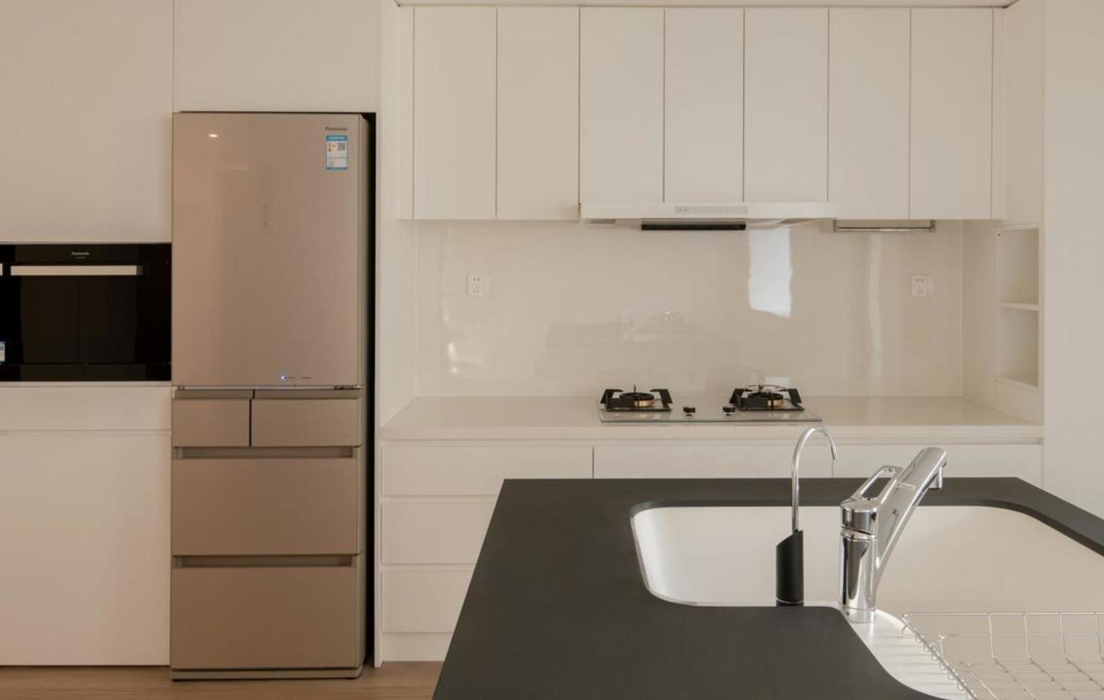 精致的生活，并不需要华丽的空间，看她家简简单单，照样很温馨