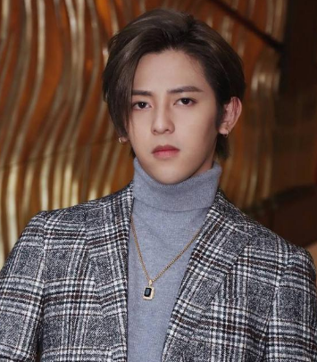 英年早婚|内娱5位英年早婚的男星，个个不超过30岁，最后这位24岁当爸