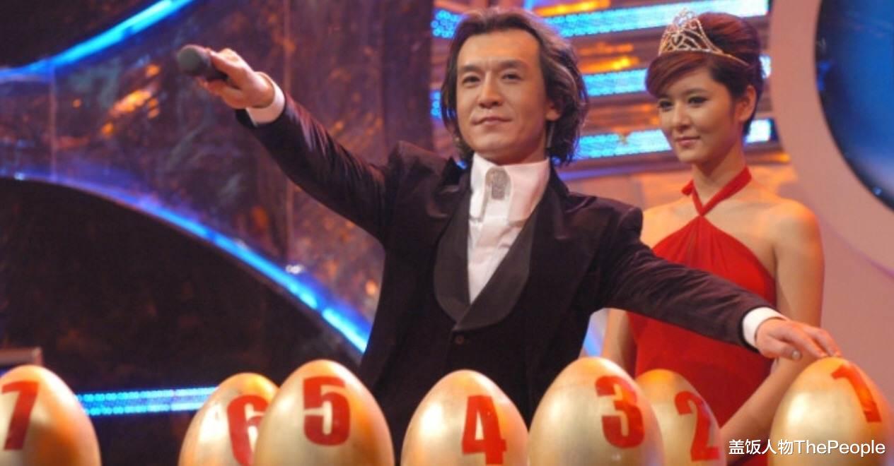 李咏|李咏妻女开豪车住豪宅、生活太奢侈?他给女儿留下的可不止2个亿