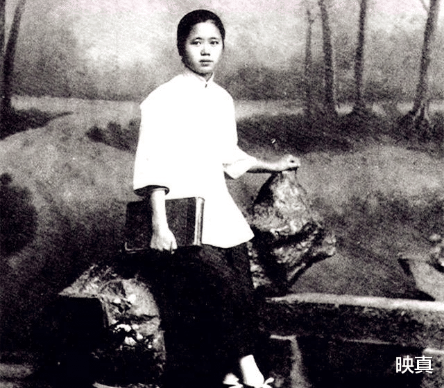 胡适|他是新郎她是伴娘一眼误终身，爱而不得要当尼姑，死后葬他家路旁